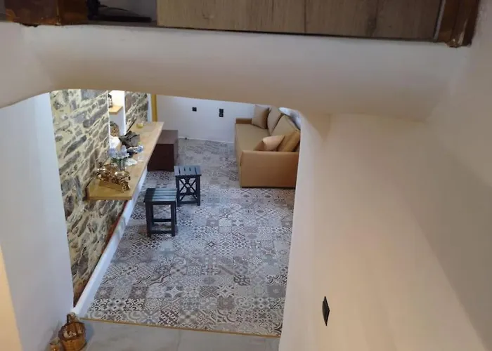 κυθνος δρυοπίδα, στούντιο χατζής بيت للعطل *