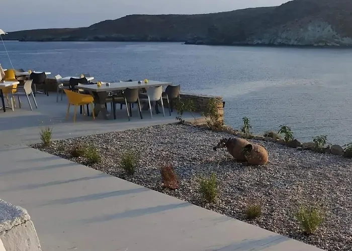 κυθνος δρυοπίδα, στούντιο χατζής بيت للعطل